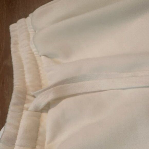 Fabletics Fleece Go-To Sweatpant Oatmeal Heather - Picture 5 of 7